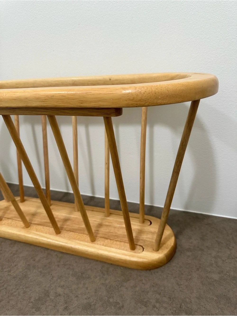 Mid-Century Modern Spindle Wood Magazine Rack Light Wood Tapered Oval Blonde